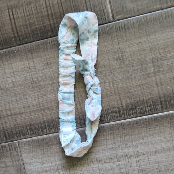 One Piece Bubble/Romper with matching headband / 3-6mth - Picture 7 of 7